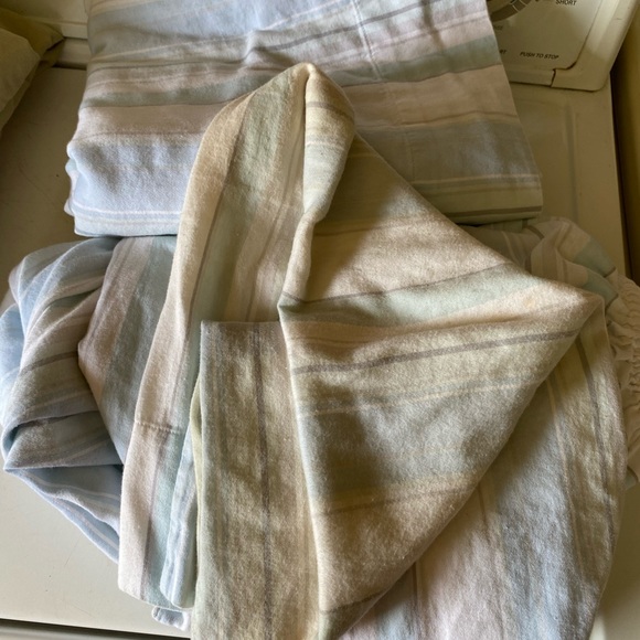 100%Cotton Twin Sheets - 2 Sets - Picture 5 of 7